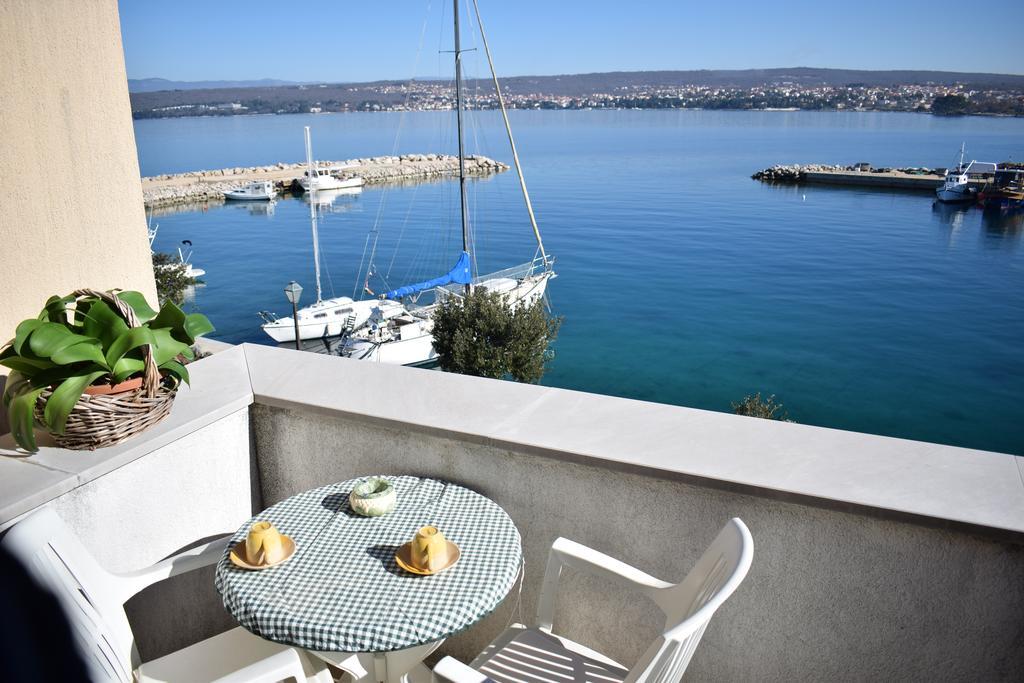 Apartments Blue Dream Малинска Экстерьер фото